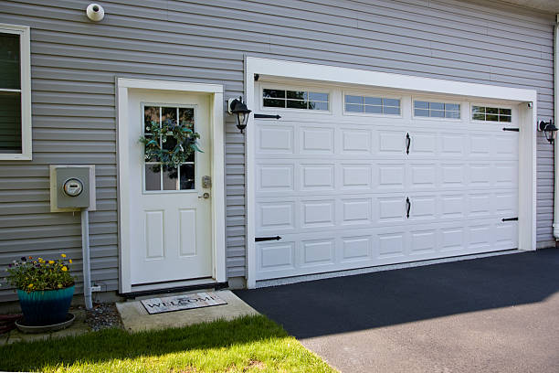 24/7 Emergency Garage Door Roller Replacement experts in Quincy, MI